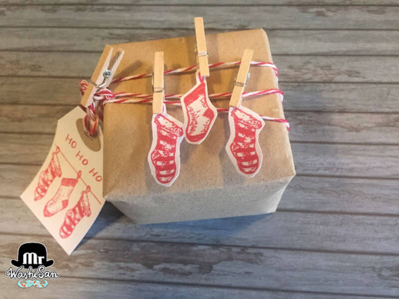 Cómo envolver calcetines como regalo?